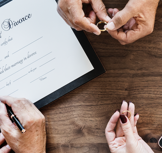 mexican couple signing express divorce papers with lawyer in mexico city 2025