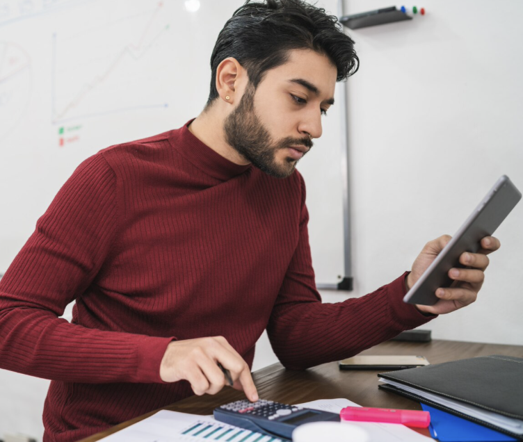 Year-end bonus 2025: your employer isn’t telling you this, calculate what you’re owed and how to claim it