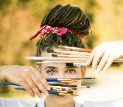 Representación visual de los derechos de imagen y la dignidad humana en México.